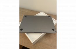 Macbook Air 13” M2 asztroszürke