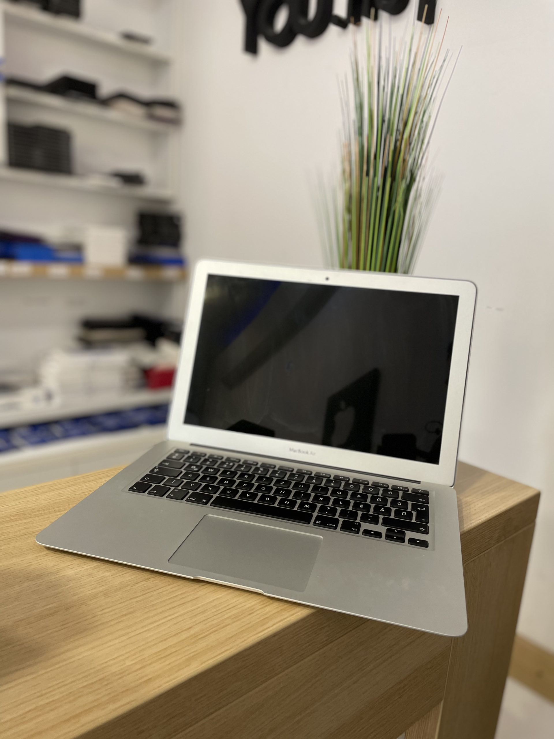 Apple MacBook Air 13″ 2015 Silver Használt