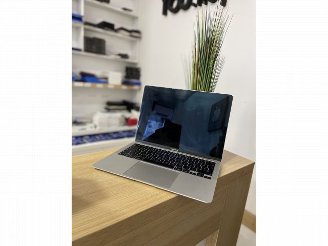 Apple MacBook Air 13″ 2020 M1 chip Silver Használt!