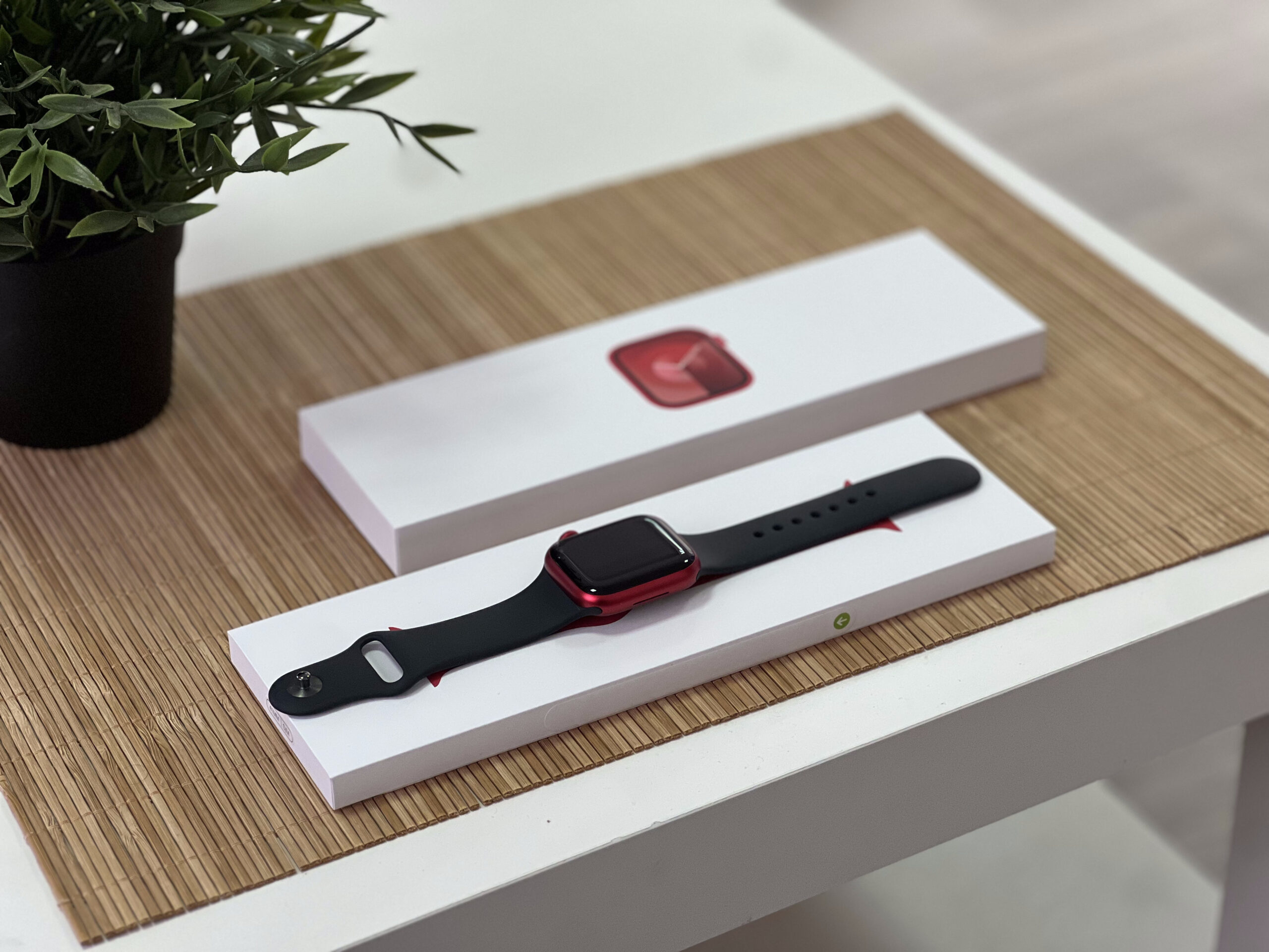 Hibátlan Apple Watch S9 Red 41MM 2 ÉV Garanciával Számlával Aksi 100%