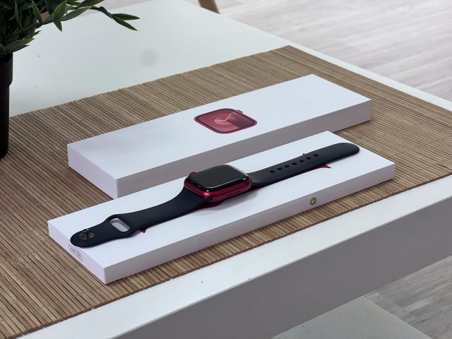 Hibátlan Apple Watch S9 Red 41MM 2 ÉV Garanciával Számlával Aksi 100%