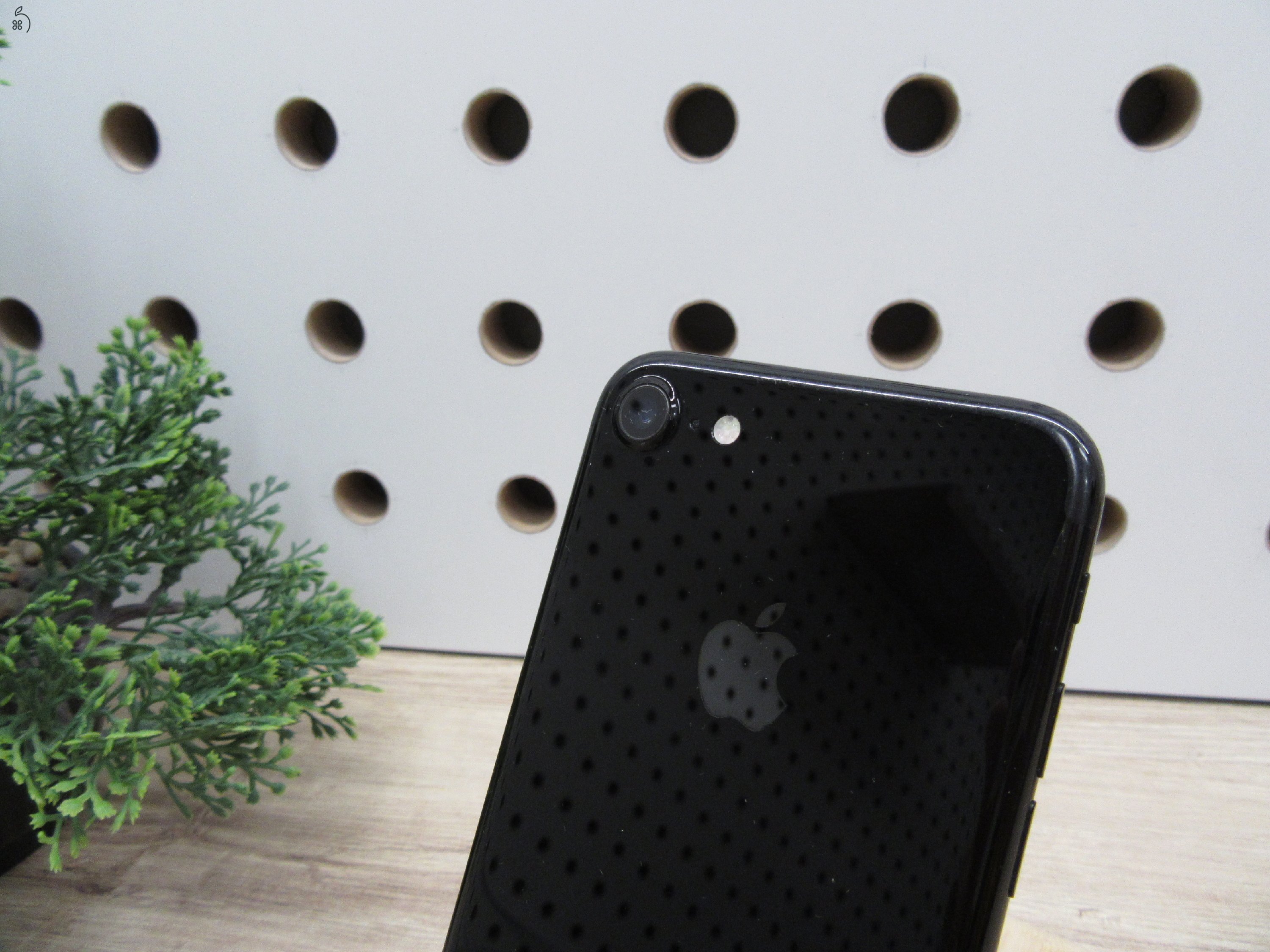 Apple iPhone 7 - Fekete - Használt, megkímélt