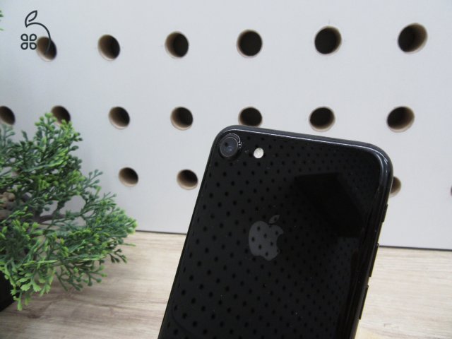 Apple iPhone 7 - Fekete - Használt, megkímélt