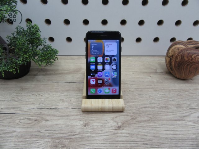 Apple iPhone 7 - Fekete - Használt, megkímélt