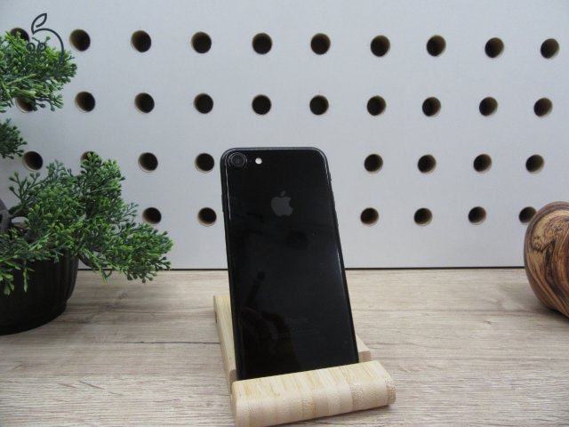 Apple iPhone 7 - Fekete - Használt, megkímélt