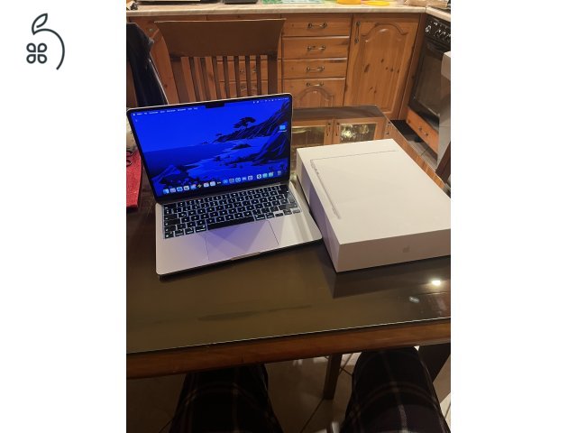 MacBook air M2 8GB Ram 512gb SSD