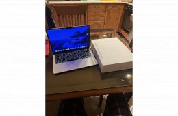 MacBook air M2 8GB Ram 512gb SSD