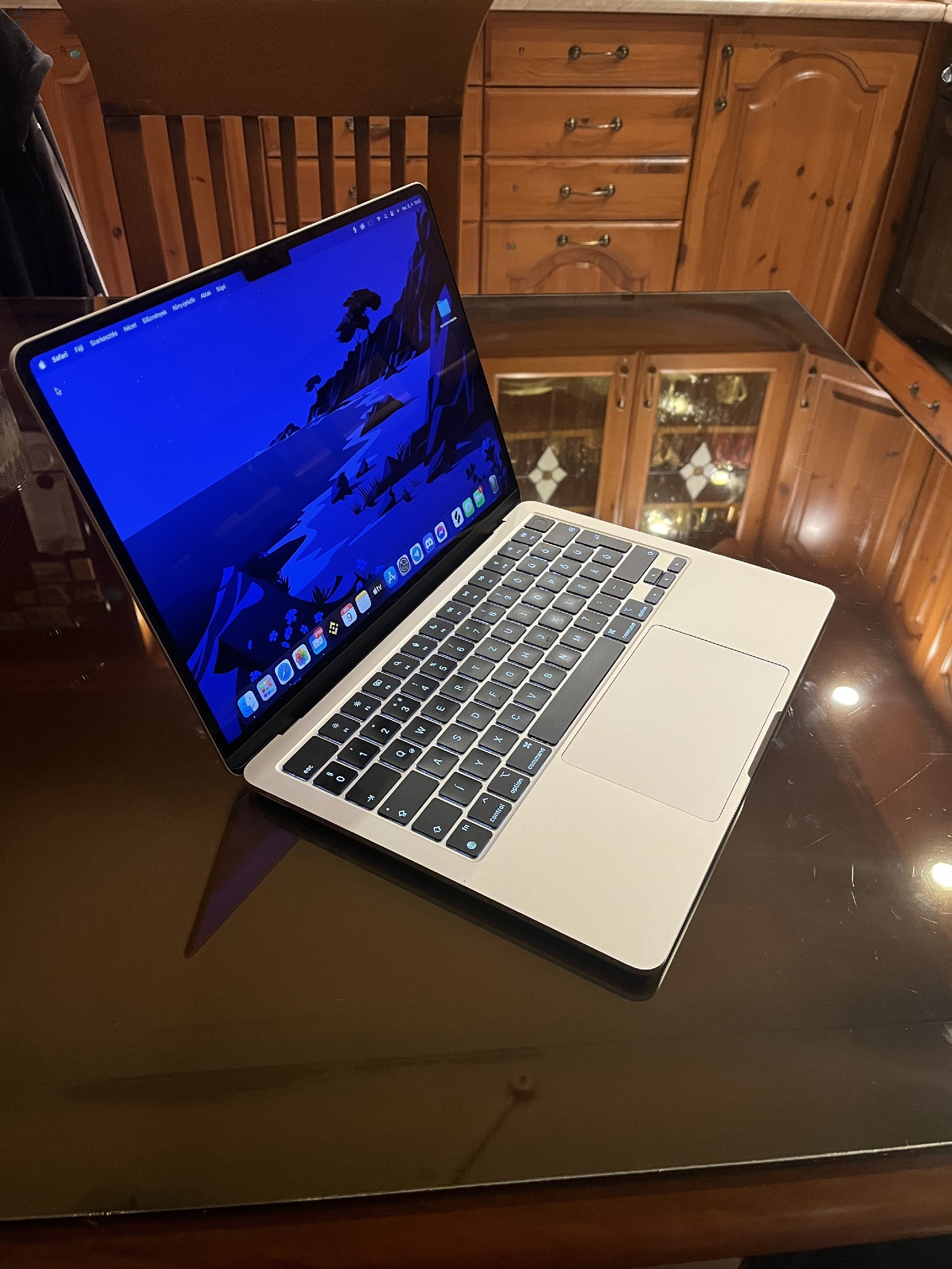 MacBook air M2 8GB Ram 512gb SSD