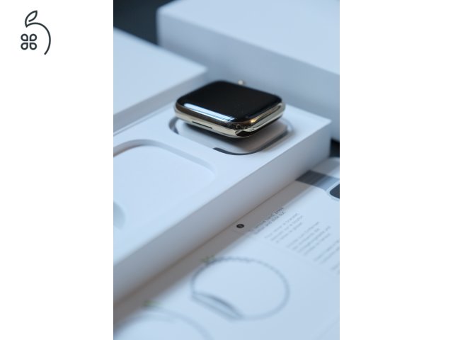 Apple Watch S8 Stainless Steel GOLD