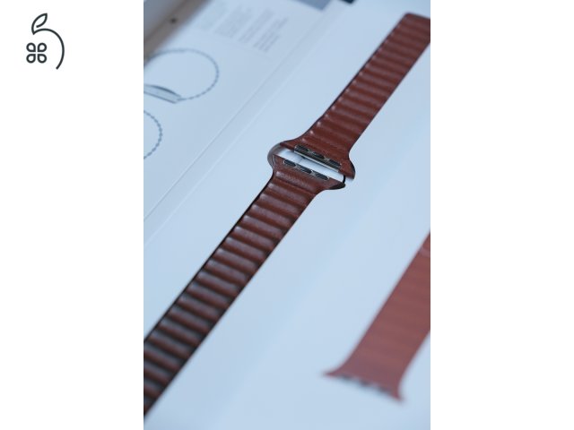 Apple Watch S8 Stainless Steel GOLD