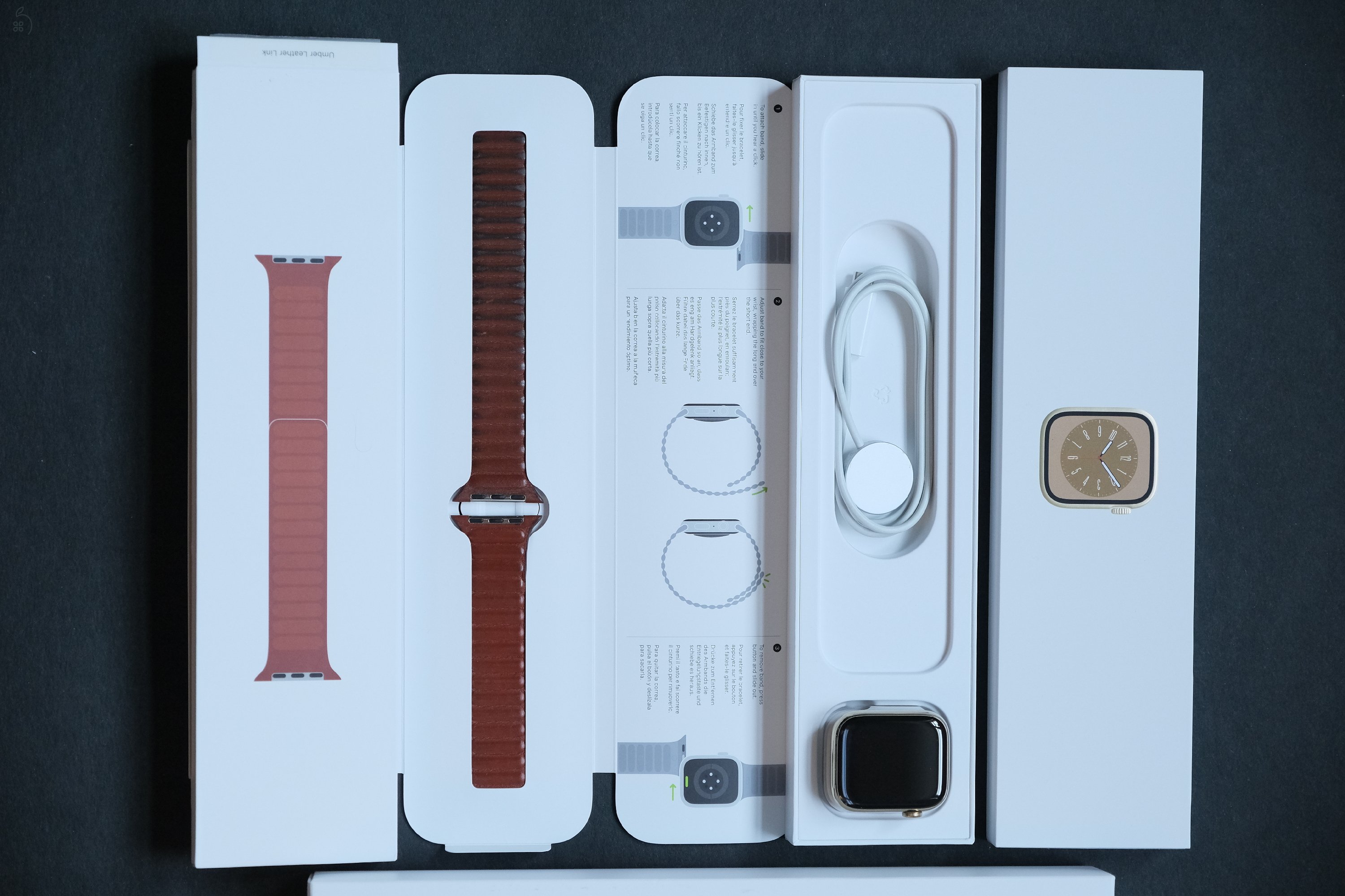 Apple Watch S8 Stainless Steel GOLD