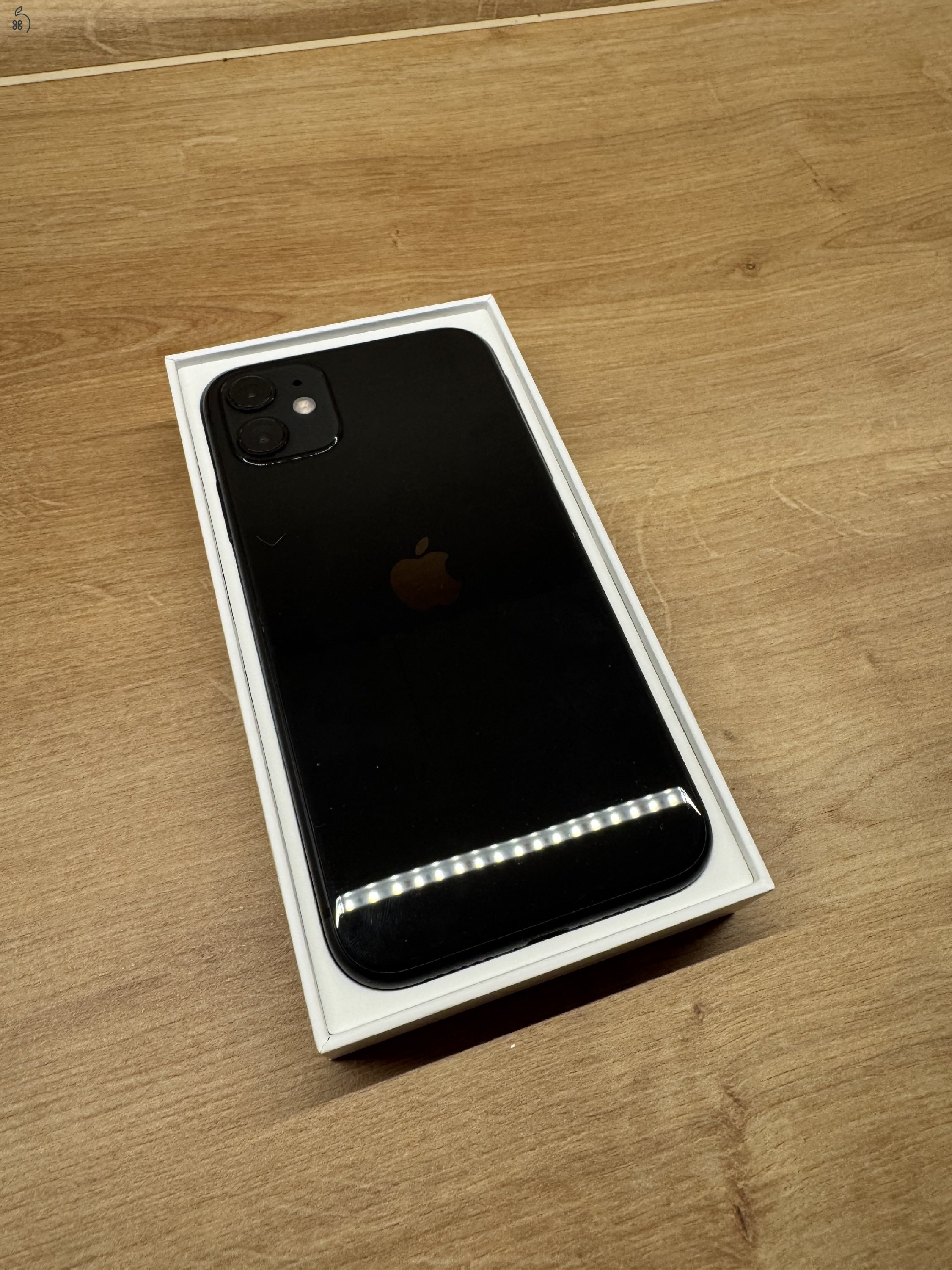 Eladó Iphone 11 Balck 64GB