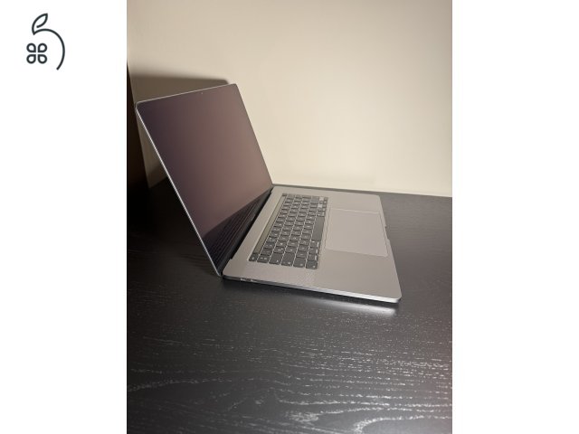 MacBook Pro 16” / 2019 / i9 / 16GB / 1TB