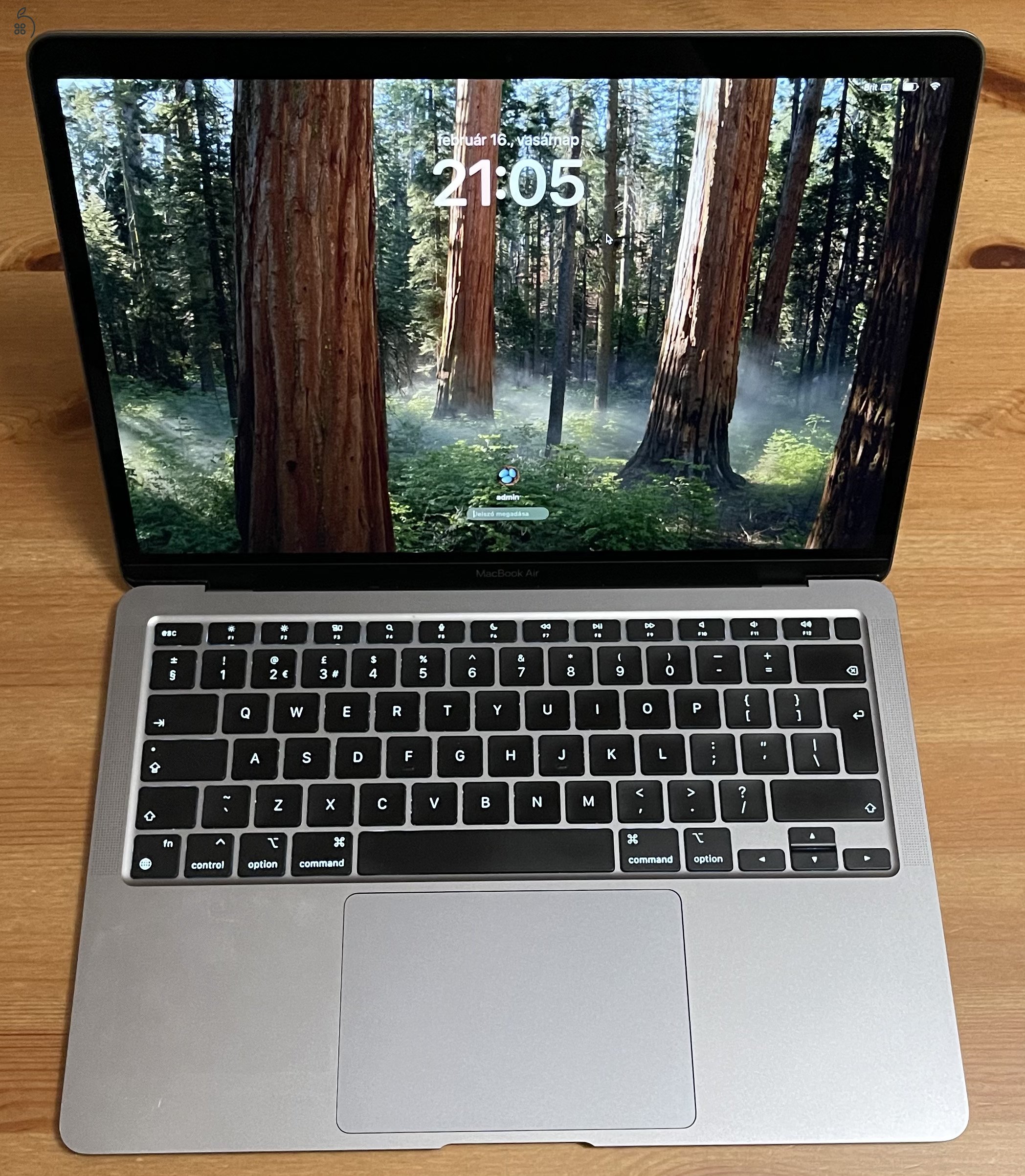 Macbook Air CTO 16 GB ram, 500 GB ssd, 1 ciklusos akksi