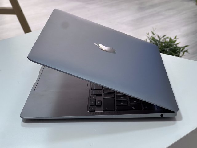 Hibátlan MacBook Air 2020 13 M1 256GB 2 ÉV Garanciával Számlával Aksi 94%