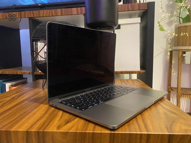 MacBook Pro (13 hüvelykes, 2016, két Thunderbolt 3 port)