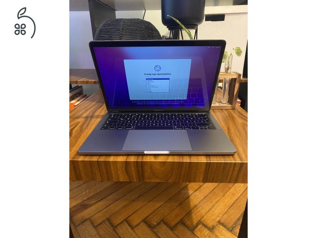 MacBook Pro (13 hüvelykes, 2016, két Thunderbolt 3 port)