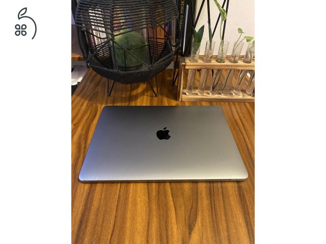 MacBook Pro (13 hüvelykes, 2016, két Thunderbolt 3 port)