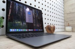  Apple Macbook Air 13 M1 - 2020 - Használt, szép állapot 