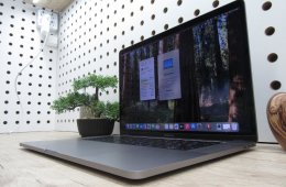 Apple Retina Macbook Pro 15 - 2018 - Használt, megkímélt