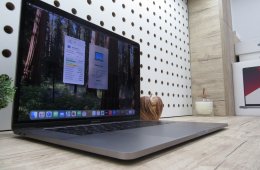 Apple Retina Macbook Pro 15 - 2018 - Használt, megkímélt