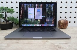 Apple Retina Macbook Pro 15 - 2018 - Használt, megkímélt