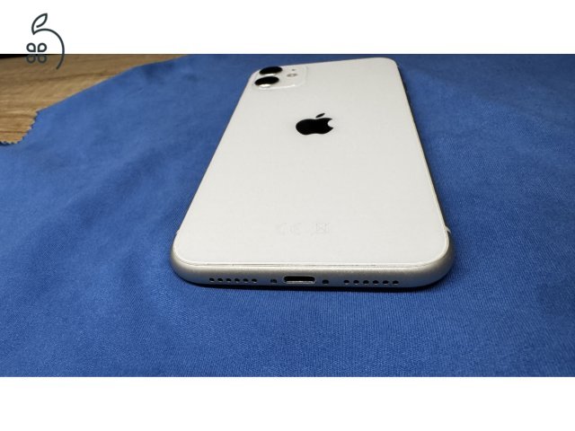 Apple iPhone 11 128GB fehér hibátlan állapot 82% akku