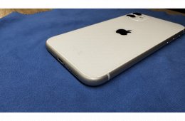 Apple iPhone 11 128GB fehér hibátlan állapot 82% akku