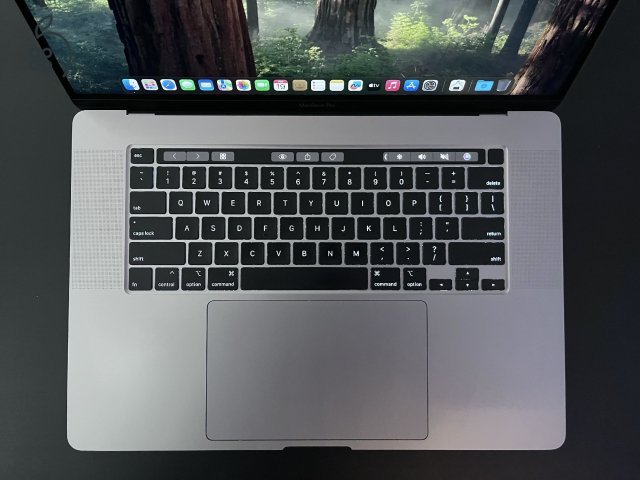 MacBook Pro (16