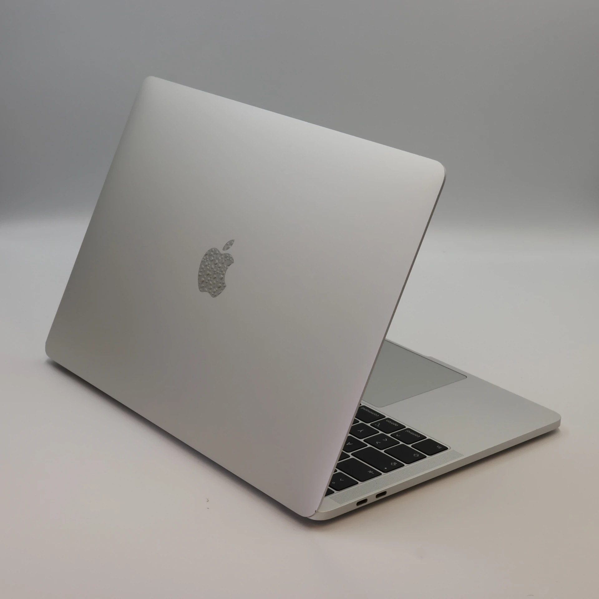 !! 1 ÉV GARANCIA !! Apple Macbook PRO ENG 256GB 2019 13″ i5 16GB RAM – TLO015