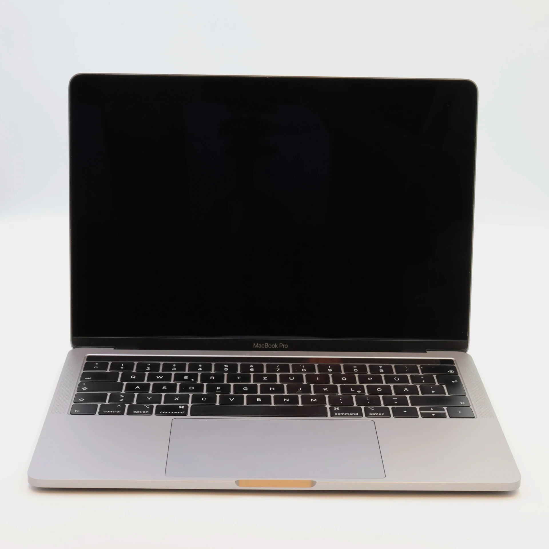 !! 1 ÉV GARANCIA !! Apple Apple Macbook PRO 2019 I5 13″ 256 GB – 84 Ciklus – TLO009