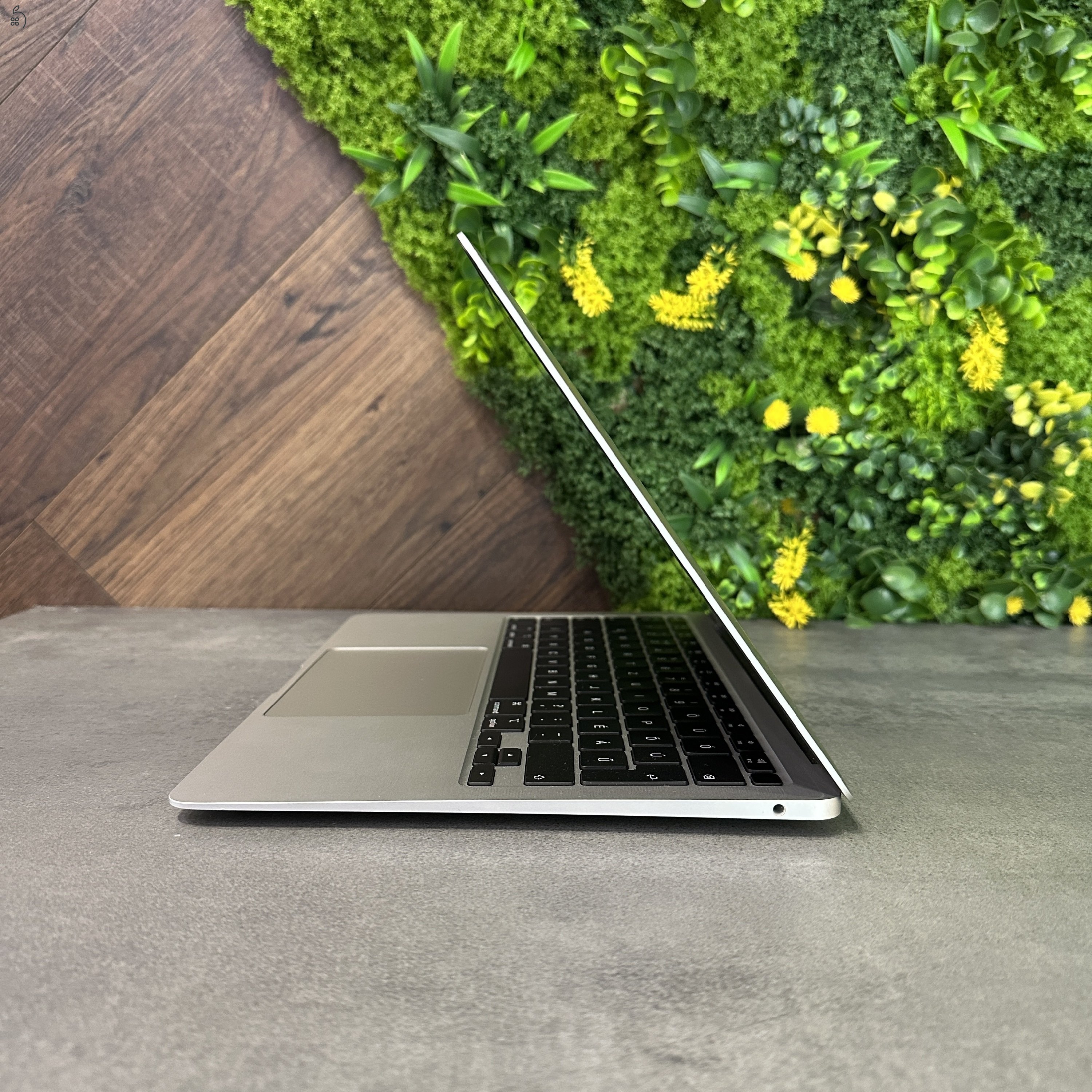 Újszerű Apple MacBook Air 13