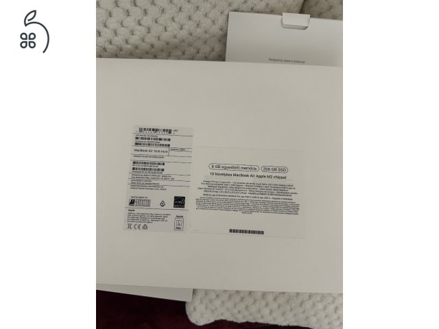 APPLE MacBook Air 2022 13,6