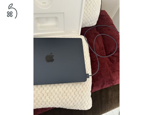 APPLE MacBook Air 2022 13,6