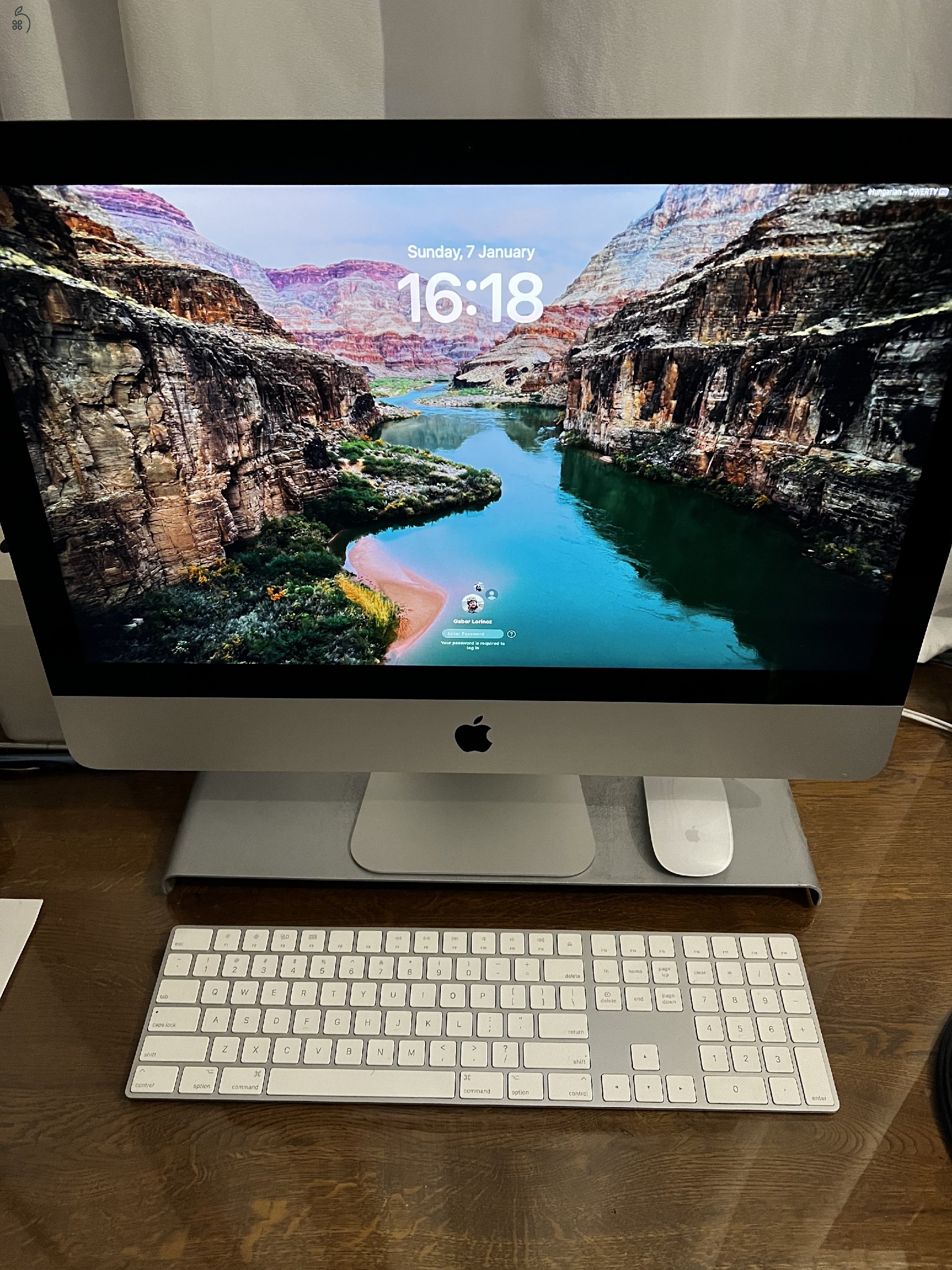 iMac Egyedi megrendelés 21,5 4K  3,2 GHz 6-Core i7 16GB 1TB Fusion drive