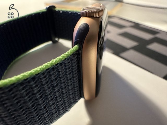 Gold | Apple Watch Series 4, GPS, alumínium, 40 mm | Akkumulátor: 81%