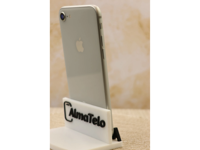 Eladó iPhone 8 64 GB Silver 100% Aksi - 24 HÓ GARANCIA