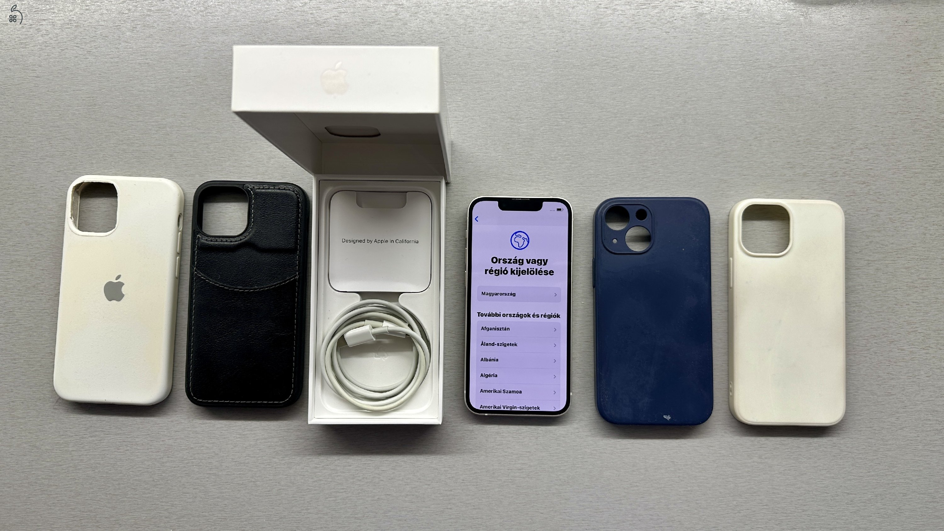 Eladó Iphone 13 mini Starlight, 256 GB, kártya független, kitűnő  állapotú, karcmentes, gyári tartozékok, tok, üvegfólia, származási garancia. 