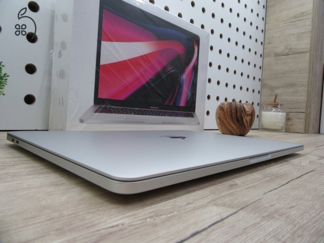 Apple Macbook Air 13 M1 - 2020 - Használt, karcmentes