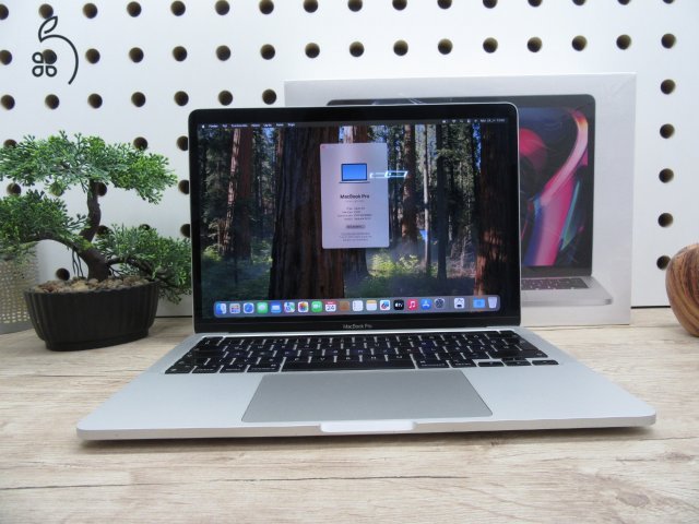 Apple Macbook Pro 13 M1 - 2020 - Használt, karcmentes