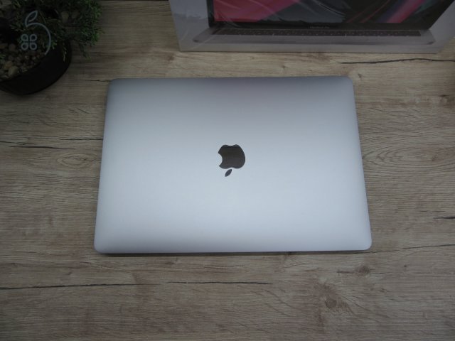 Apple Macbook Air 13 M1 - 2020 - Használt, karcmentes