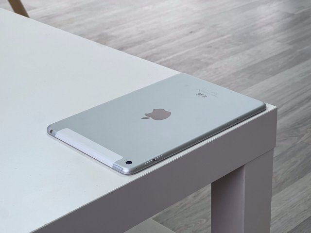 iPad Mini 4th Generáció Silver 64GB 2 Év Garanciával Számlával