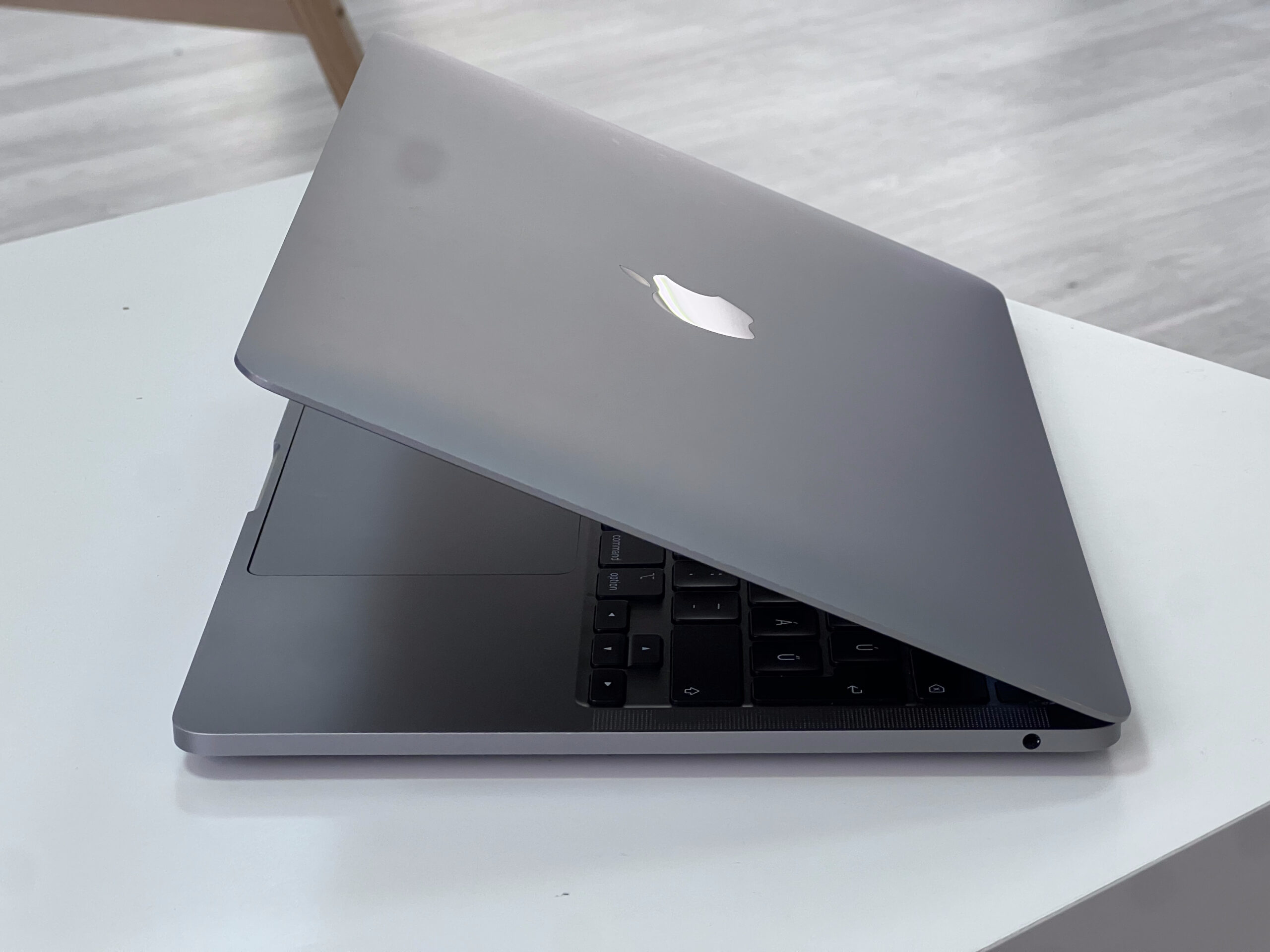 Hibátlan MacBook Pro 2020 13 M1 256GB 2 ÉV Garanciával Számlával Aksi 100%