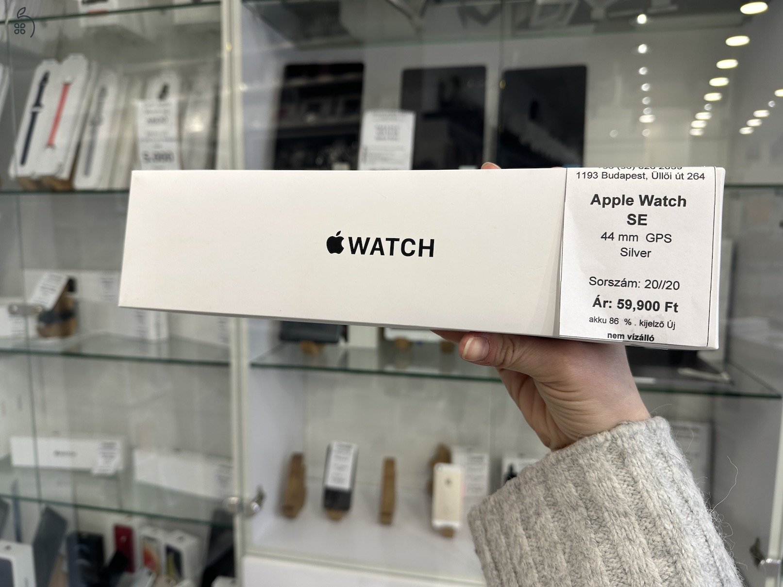 Apple Watch SE 44 mm ezüst garanciával és új kijelzővel (20/20)