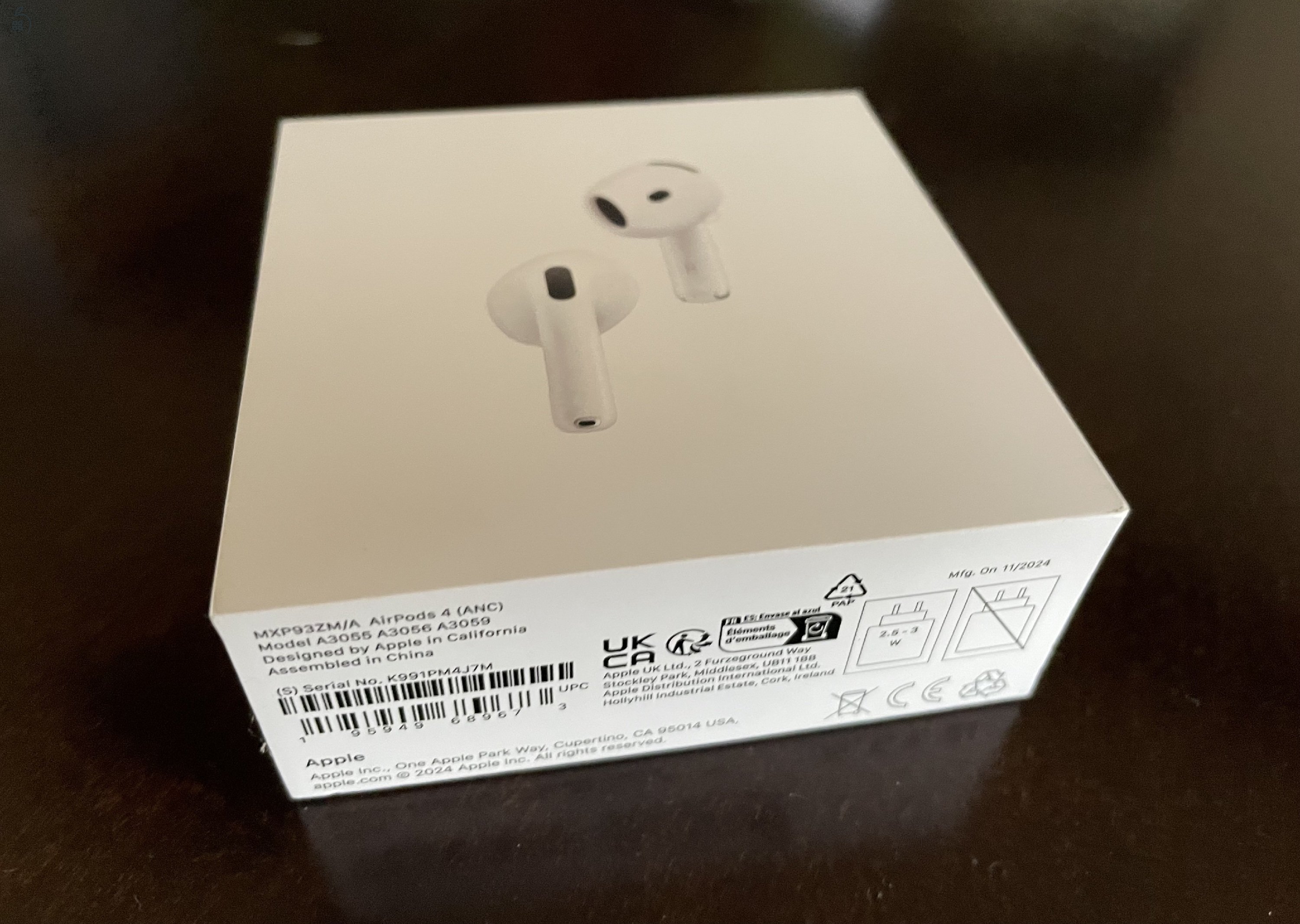 AirPods 4 aktív zajszűréssel