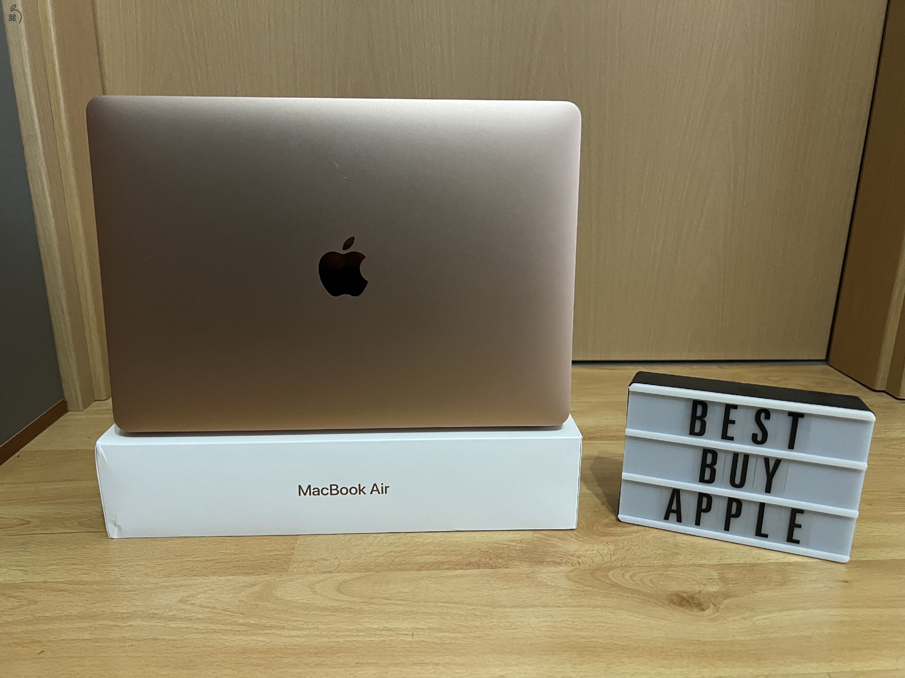 2018 Retina MacBook Air 13 / i5 1.6GHz / 8GB / 128GB SSD / Magyar / Gold /  88% Aksi / Eladó ! ! !