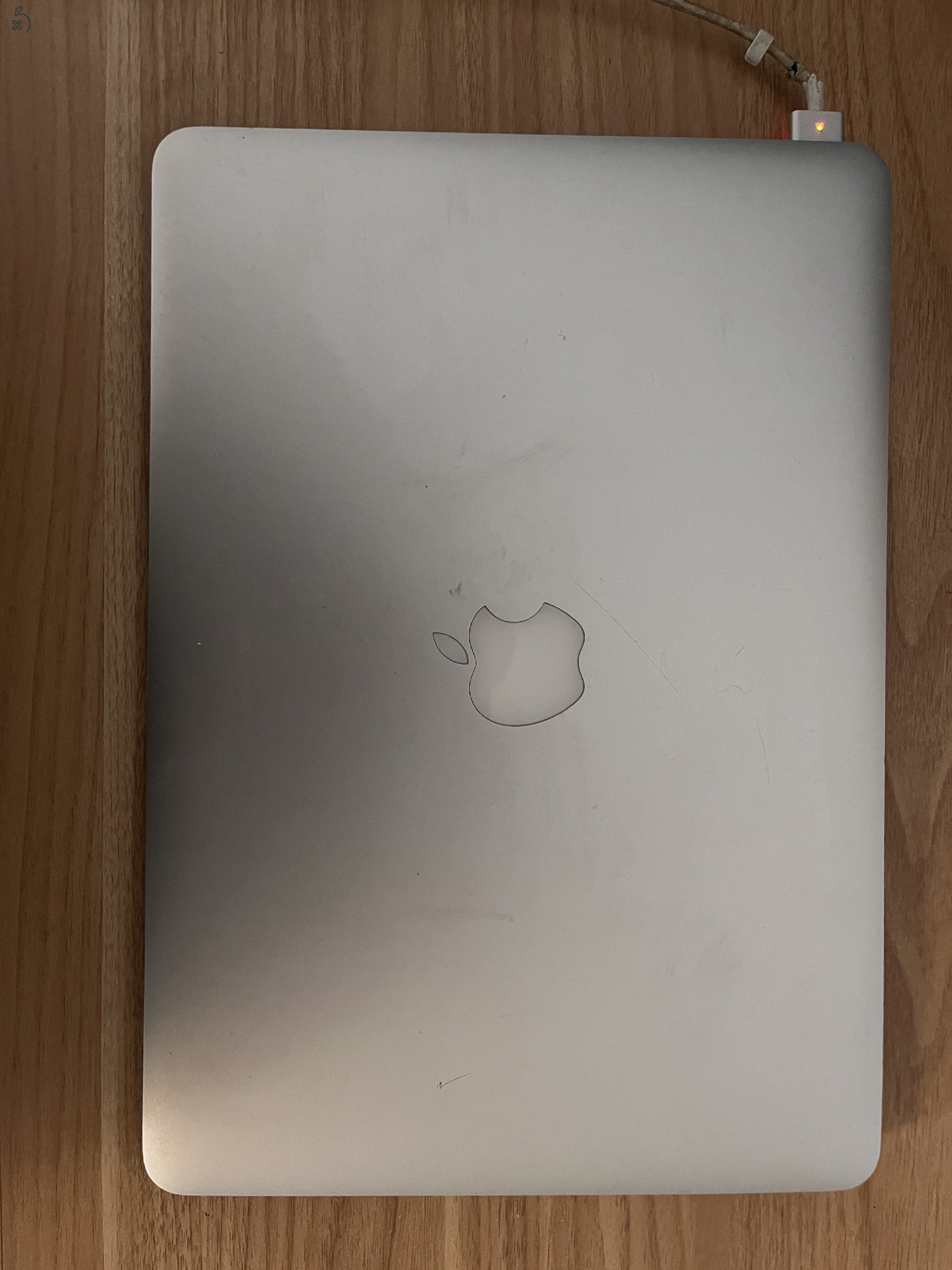 MacBook Air 13 MMGF2MG/A (Core i5/8GB RAM/128GB SSD)