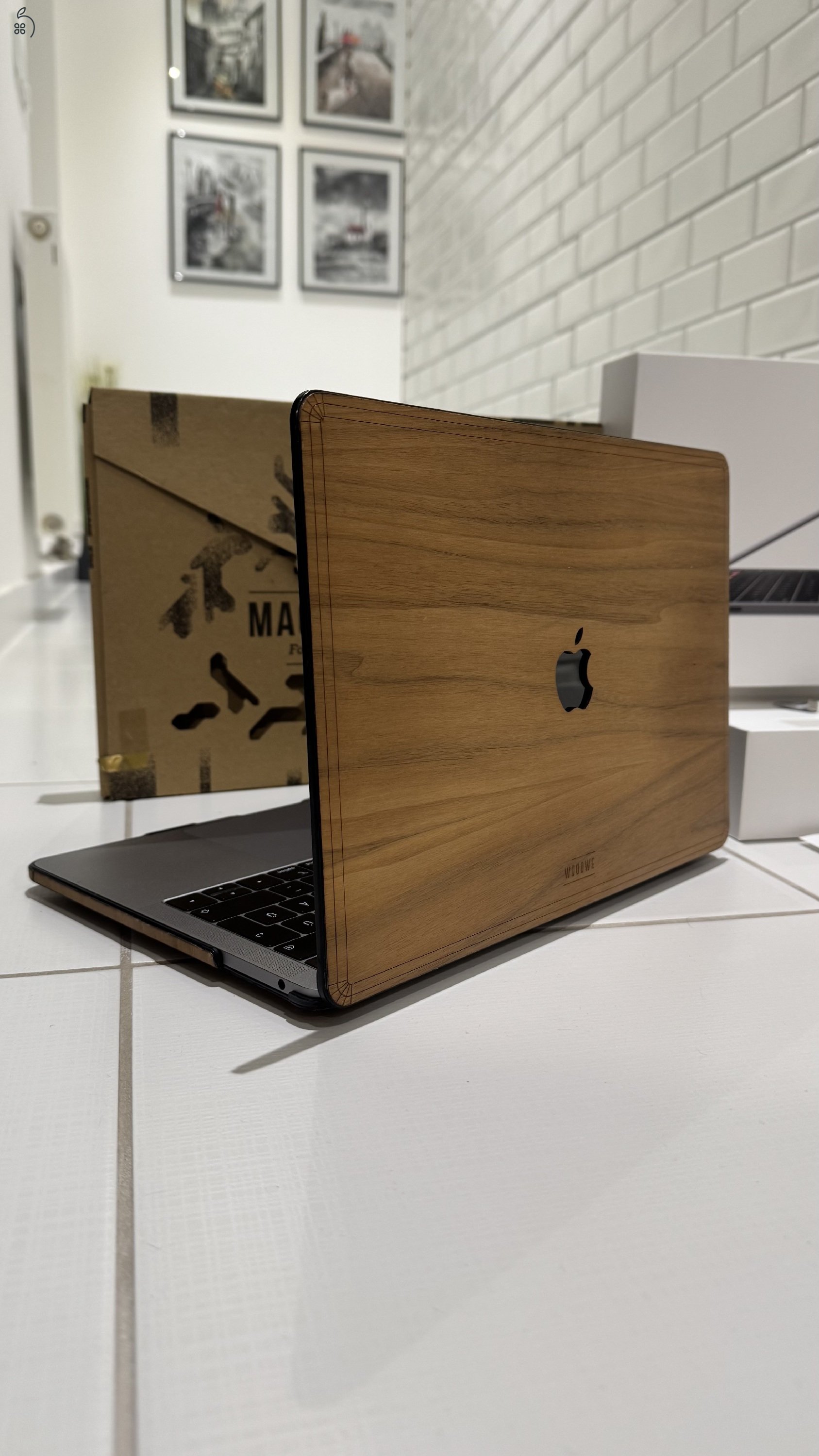 Apple Macbook Pro Touch Bar + új akkuval 6 hó garanciával + opc. extrák, doboz, összes tartozék