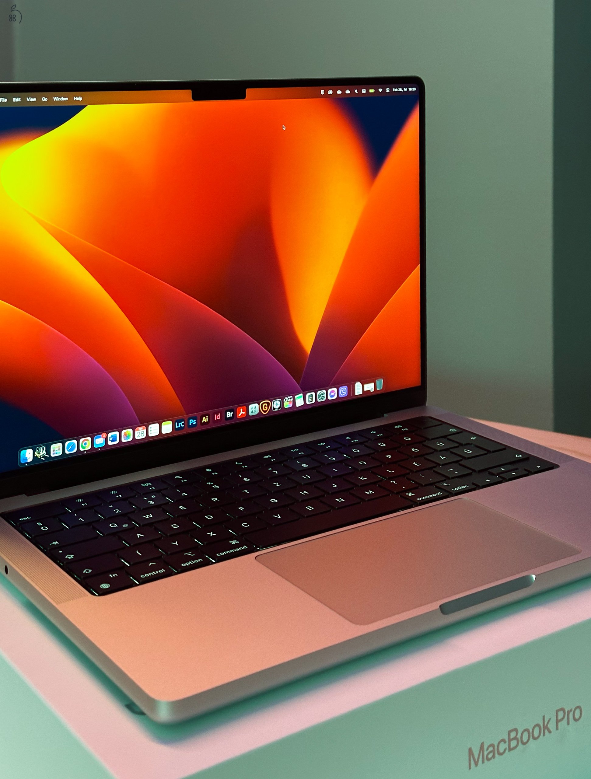 MacBook Pro 14