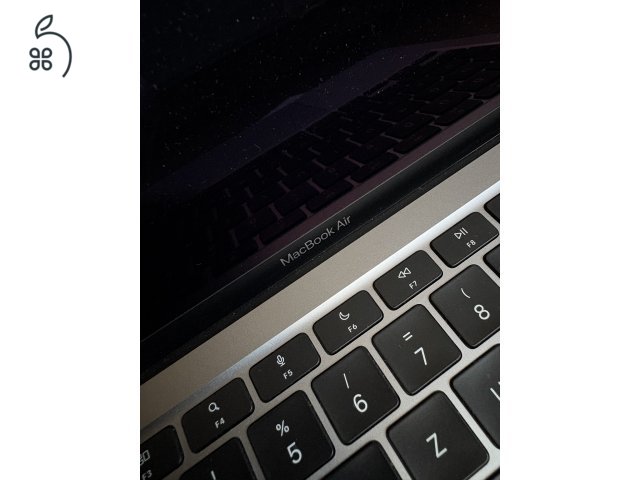 Macbook Air M1 (2022 asztroszürke)